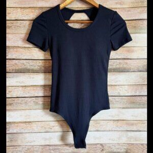 Vuori Short Sleeve Pose Bodysuit Size Small